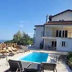 Grosse Mit Meerblick Und Pool Und Jacuzzi Lovran
