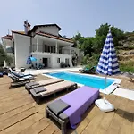 Grosse Mit Meerblick Und Pool Und Jacuzzi * Lovran