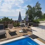 Grosse Mit Meerblick Und Pool Und Jacuzzi *