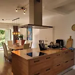 Grosse Mit Meerblick Und Pool Und Jacuzzi Lägenhet