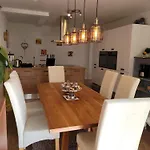 Grosse Mit Meerblick Und Pool Und Jacuzzi Lägenhet