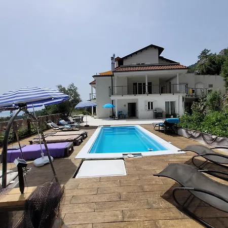 Grosse Mit Meerblick Und Pool Und Jacuzzi Apartamento