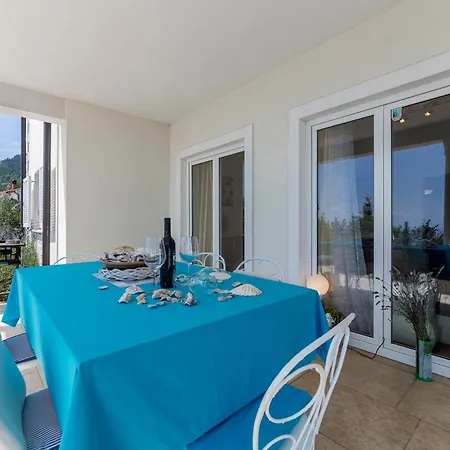Apartment Chiara Mit Meerblick Und Pool Und Jacuzzi *