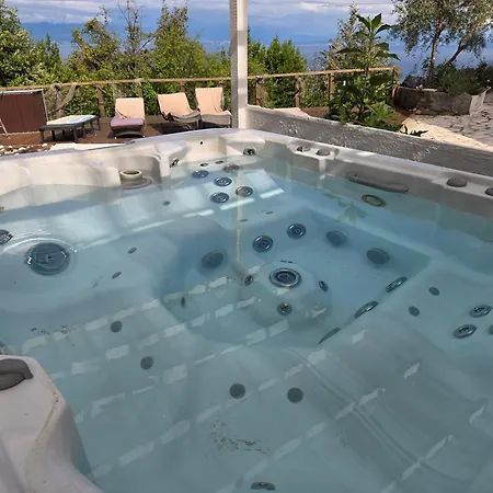 Grosse Mit Meerblick Und Pool Und Jacuzzi Apartamento Lovran