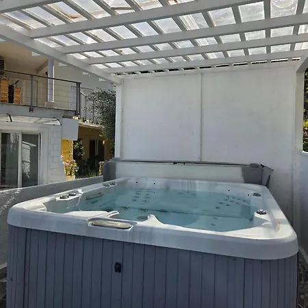 Grosse Mit Meerblick Und Pool Und Jacuzzi *