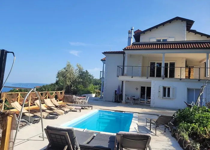 Chiara Mit Meerblick Und Pool Und Jacuzzi Lovran