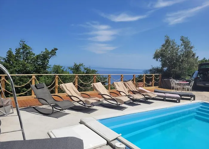 Chiara Mit Meerblick Und Pool Und Jacuzzi Apartamento Lovran