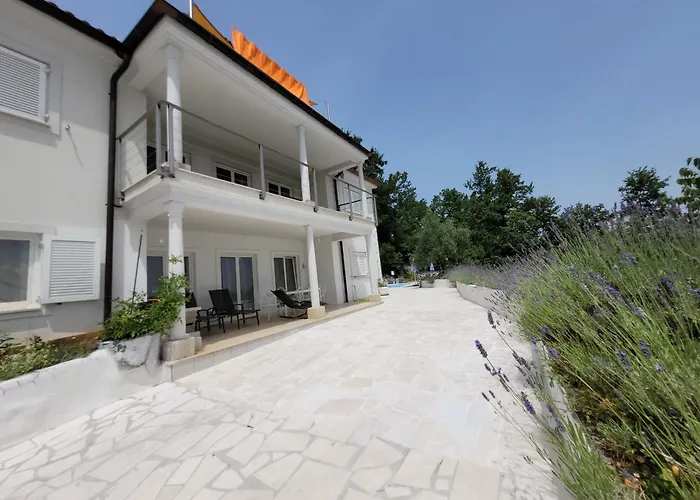Chiara Mit Meerblick Und Pool Und Jacuzzi *