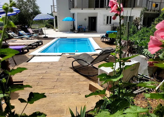 Chiara Mit Meerblick Und Pool Und Jacuzzi Appartement *