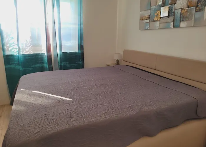 Chiara Mit Meerblick Und Pool Und Jacuzzi Lovran