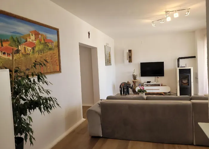 Chiara Mit Meerblick Und Pool Und Jacuzzi Apartamento Lovran
