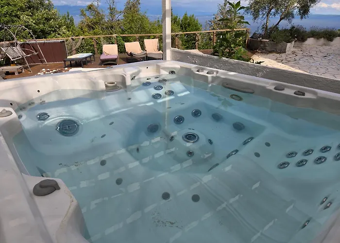 Chiara Mit Meerblick Und Pool Und Jacuzzi Apartamento Lovran
