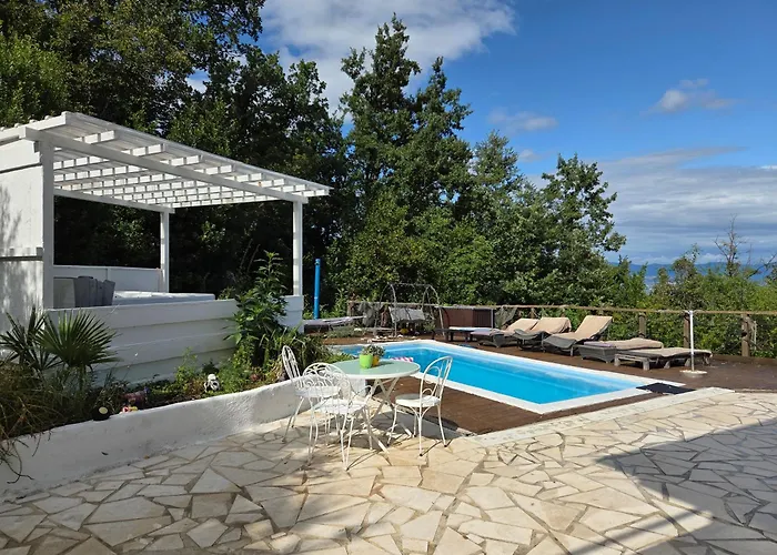Chiara Mit Meerblick Und Pool Und Jacuzzi Lovran